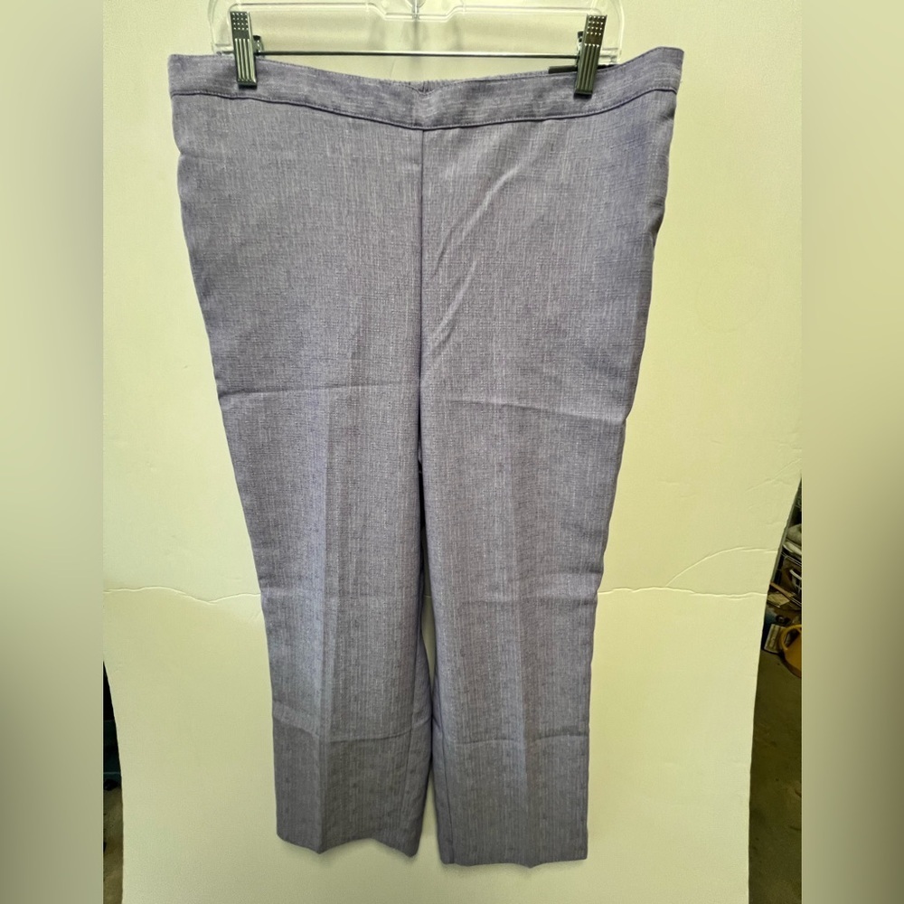 ALFRED DUNNER LILAC SIZE 16 PROPORTIONED SHORT CLASSIC FIT WIDE LEG PANTS.  NWT